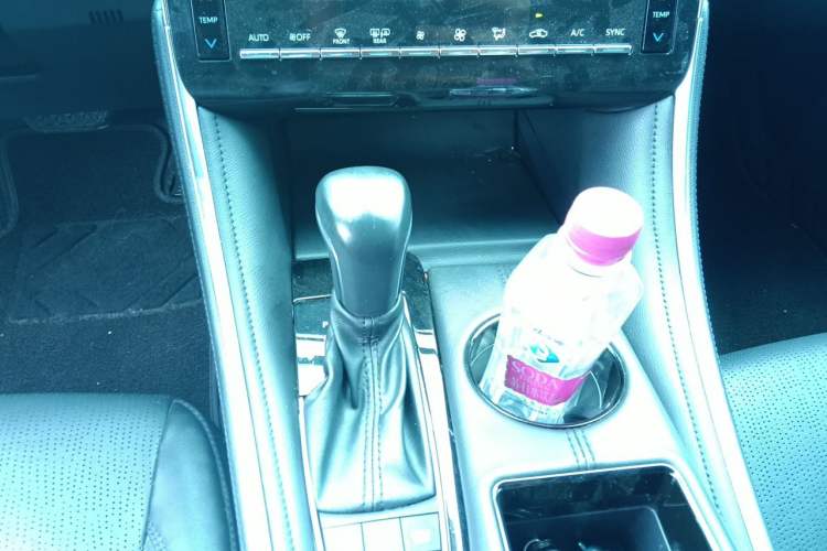 Used Toyota Avalon 2023 2.5L Luxury Edition Gear Lever