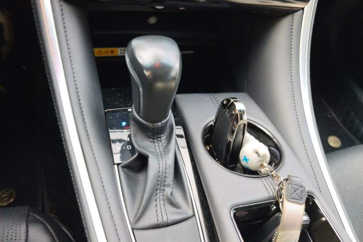 Used Toyota Avalon 2023 2.0L Luxury Edition Gear Lever