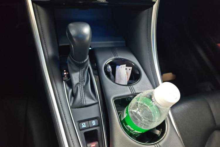 Used Toyota Avalon 2023 2.0L Luxury Edition Gear Lever