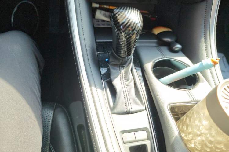 Used Toyota Avalon 2023 2.0L Luxury Edition Gear Lever