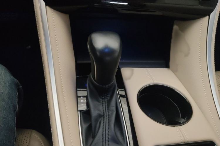 Used Toyota Avalon 2023 2.0L Luxury Edition Gear Lever