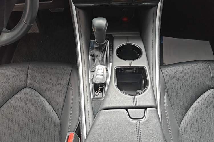 Used Toyota Avalon 2023 2.5L Luxury Edition Gear Lever