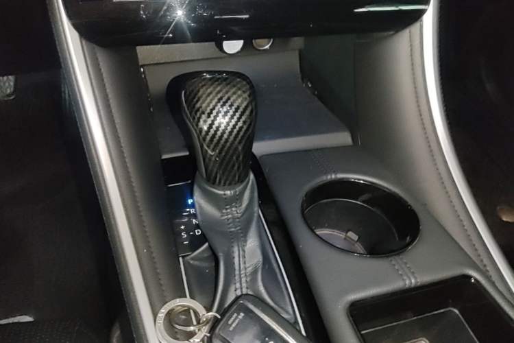 Used Toyota Avalon 2023 Dual-Engine 2.5L Luxury Edition Gear Lever