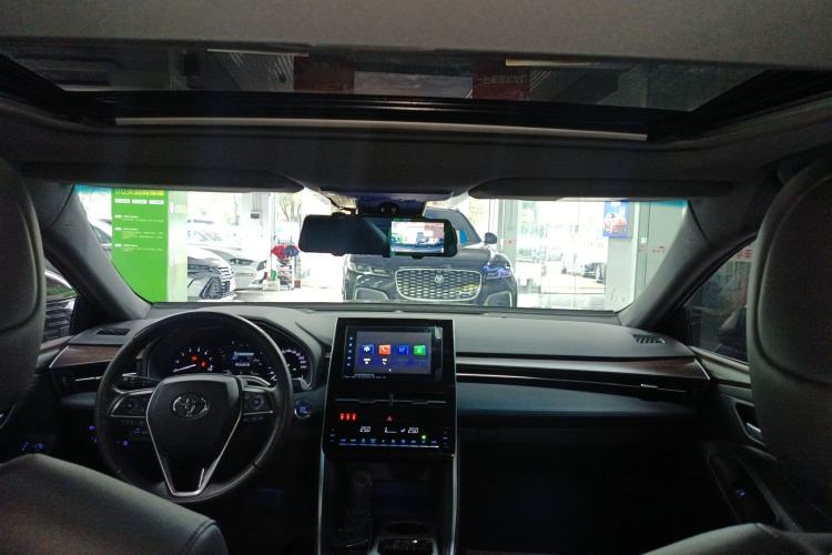 Used Toyota Avalon 2023 2.0L Premium Edition Headliner