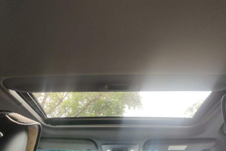 Used Toyota Avalon 2023 2.0L Premium Edition Headliner