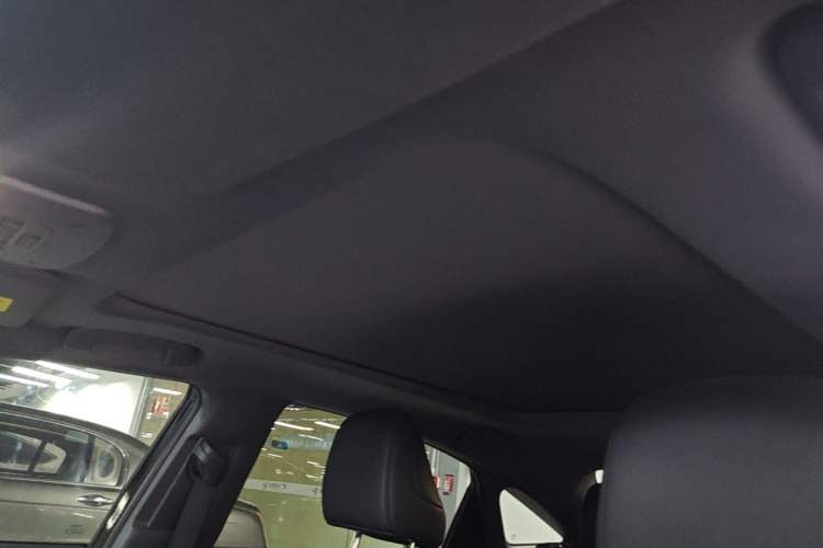 Used Toyota Avalon 2023 2.5L Touring Premium Edition Headliner