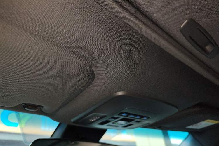 Used Toyota Avalon 2023 2.0L Premium Edition Headliner