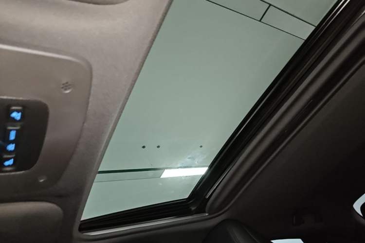 Used Toyota Avalon 2023 Dual-Engine 2.5L Luxury Edition Headliner