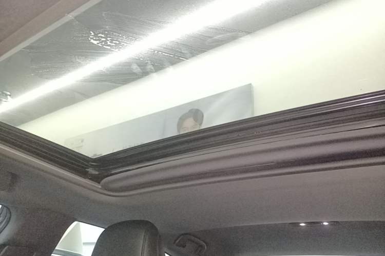 Used Toyota Avalon 2023 2.0L XLE Deluxe Edition Headliner