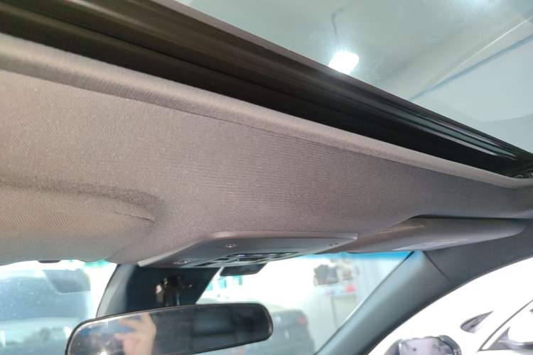 Used Toyota Avalon 2023 Dual-Engine 2.5L Luxury Edition Headliner