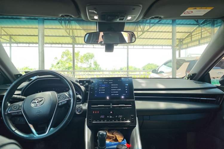 Used Toyota Avalon 2023 2.0L Luxury Edition Headliner