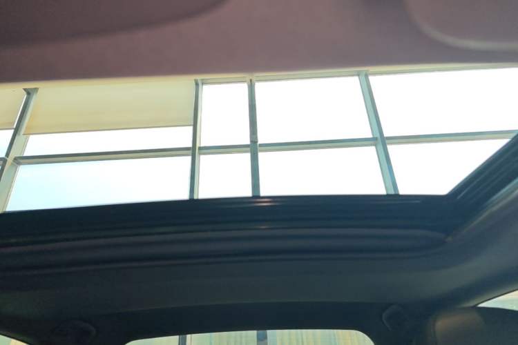 Used Toyota Avalon 2023 2.5L Luxury Edition Headliner