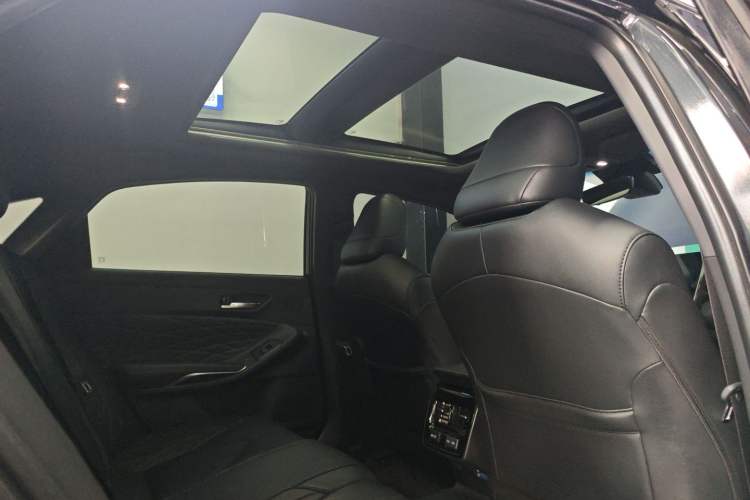 Used Toyota Avalon 2023 2.5L Touring Premium Edition Headliner