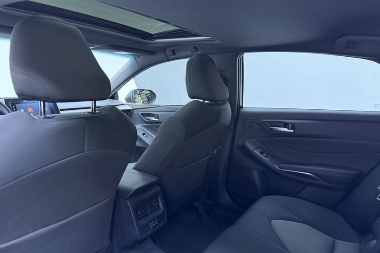 Used Toyota Avalon 2023 2.0L Progressive Edition Headliner