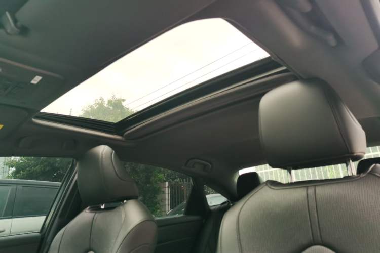 Used Toyota Avalon 2023 2.5L Luxury Edition Headliner