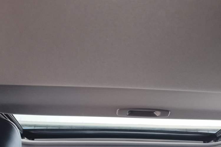 Used Toyota Avalon 2023 2.0L XLE Deluxe Edition Headliner