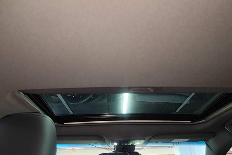 Used Toyota Avalon 2023 2.0L Luxury Edition Headliner