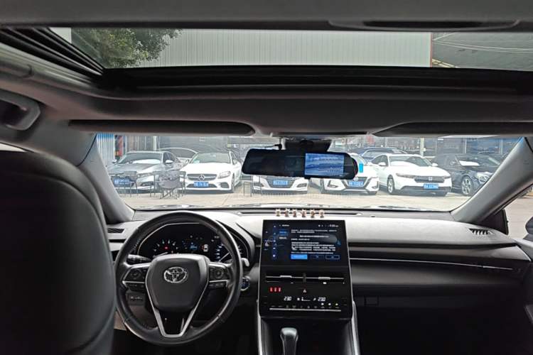 Used Toyota Avalon 2023 2.5L Luxury Edition Headliner