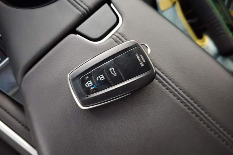 Used Toyota Avalon 2023 Dual-Engine 2.5L Luxury Edition Interior 1