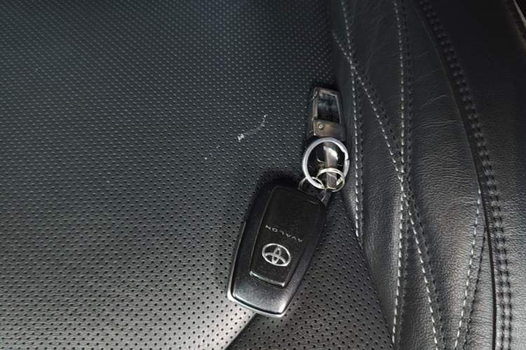 Used Toyota Avalon 2023 2.5L Touring Premium Edition Interior 1