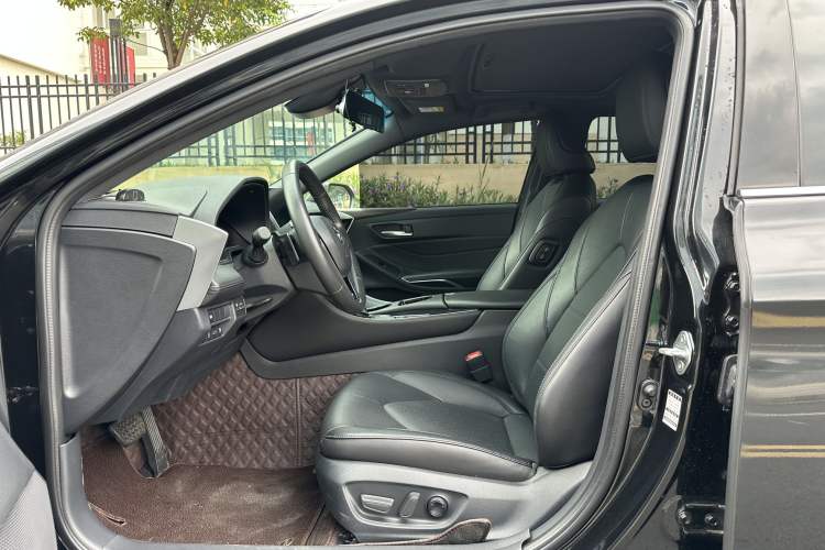 Used Toyota Avalon 2023 2.5L Luxury Edition Interior 1