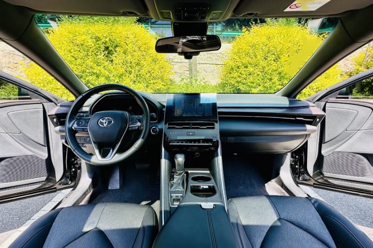 Used Toyota Avalon 2023 2.0L Premium Edition Interior 1