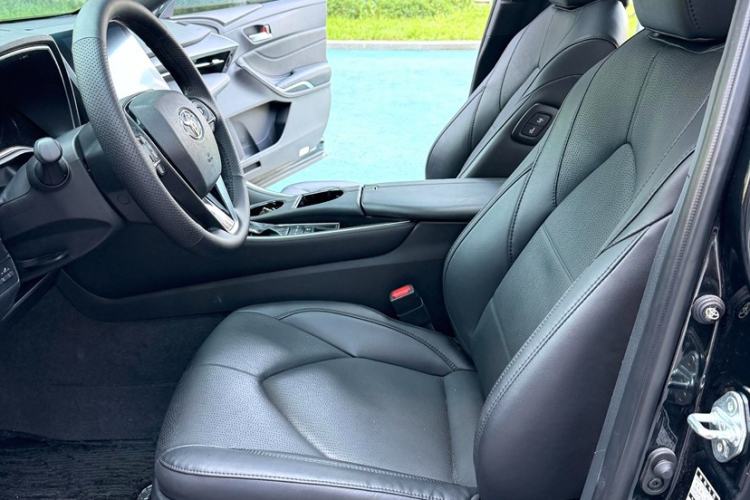 Used Toyota Avalon 2023 Dual-Engine 2.5L Luxury Edition Interior 2