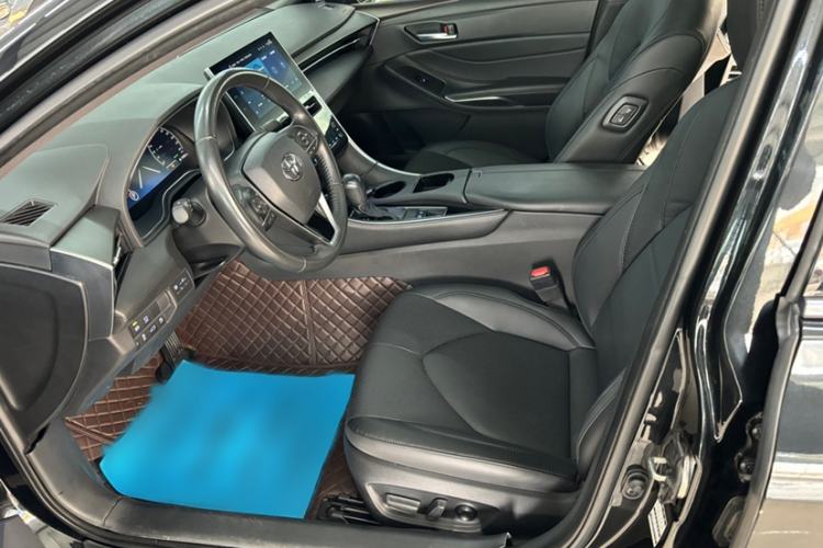 Used Toyota Avalon 2023 2.0L XLE Deluxe Edition Interior 2