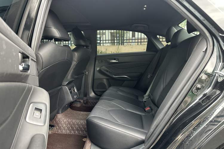 Used Toyota Avalon 2023 2.5L Luxury Edition Interior 2