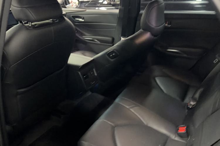 Used Toyota Avalon 2023 2.0L Premium Edition Interior 2
