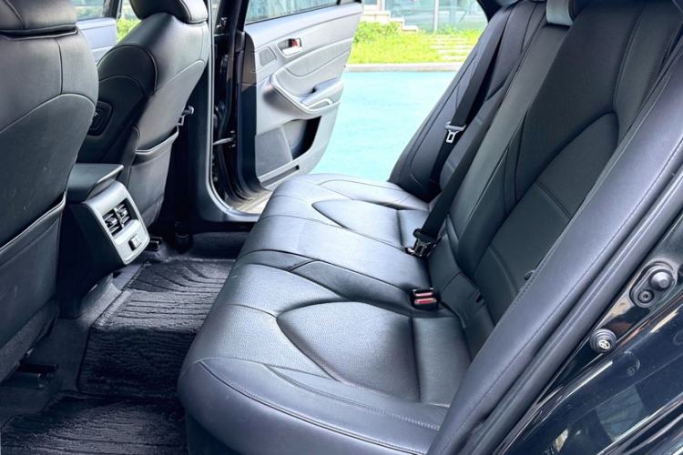 Used Toyota Avalon 2023 Dual-Engine 2.5L Luxury Edition Interior 3