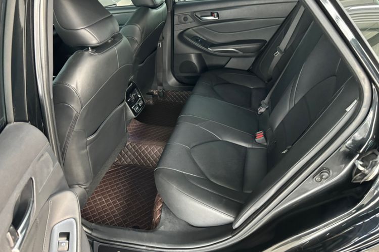 Used Toyota Avalon 2023 2.0L XLE Deluxe Edition Interior 3