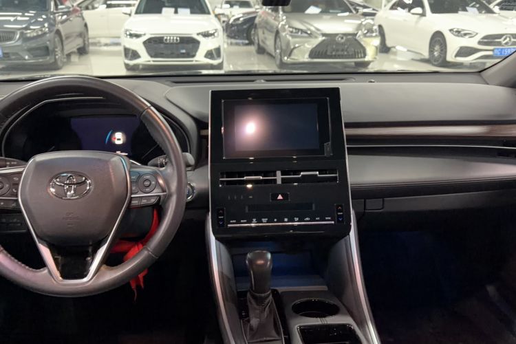 Used Toyota Avalon 2023 2.0L Premium Edition Interior 3