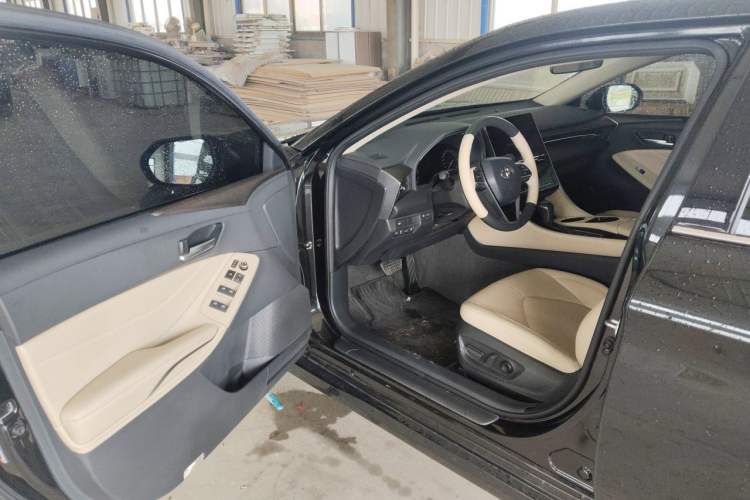 Used Toyota Avalon 2023 2.0L Luxury Edition Interior 3