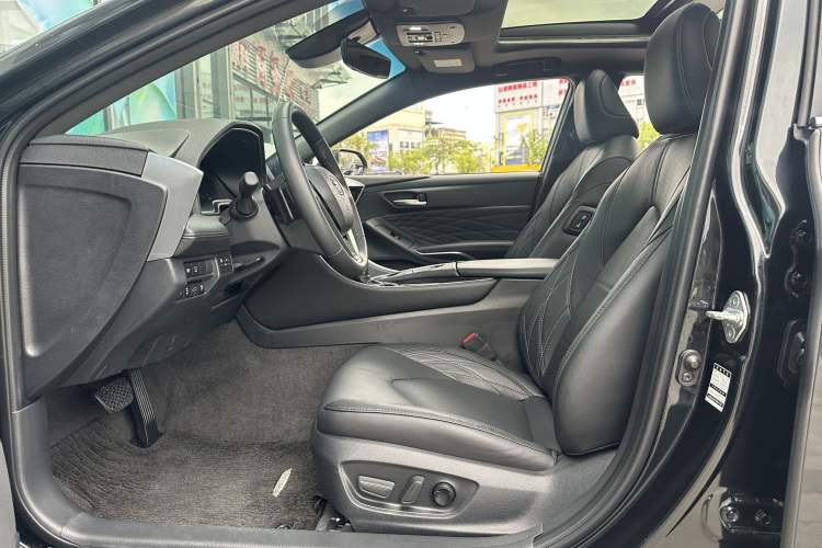 Used Toyota Avalon 2023 2.5L Touring Premium Edition Interior 4