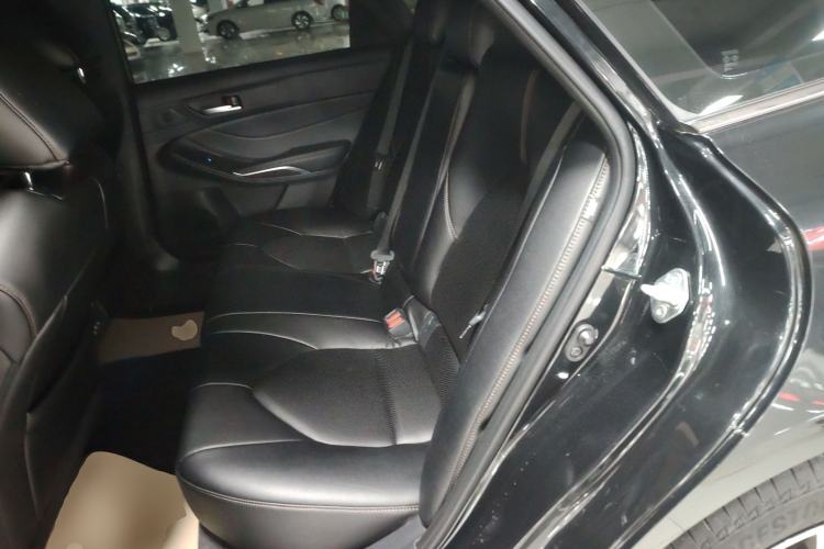 Used Toyota Avalon 2023 2.0L Progressive Edition Interior 4
