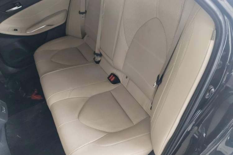 Used Toyota Avalon 2023 2.0L Luxury Edition Interior 4