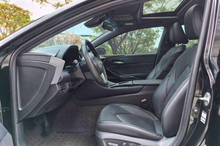 Used Toyota Avalon 2023 2.0L Premium Edition Interior 5
