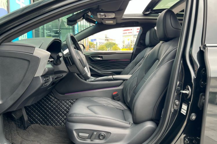 Used Toyota Avalon 2023 2.5L Touring Premium Edition Interior 7