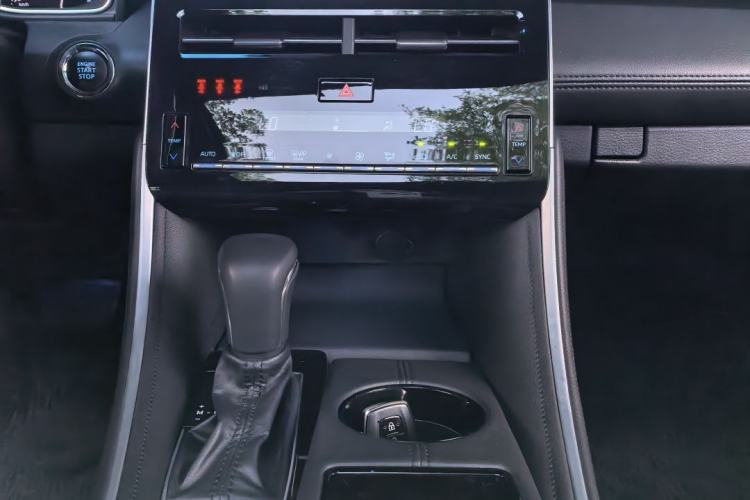 Used Toyota Avalon 2023 2.0L Premium Edition Interior 7