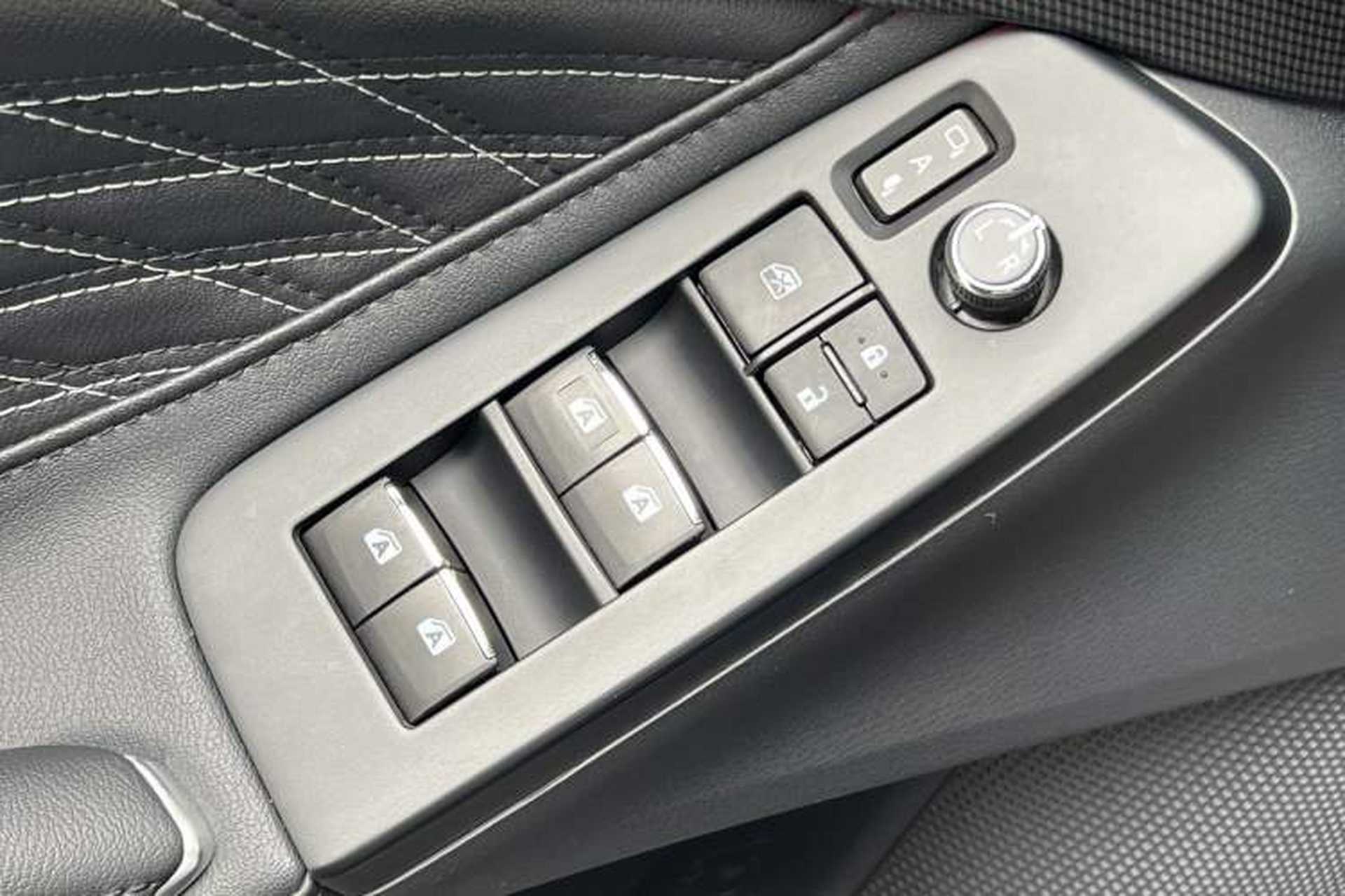 Used Toyota Avalon 2023 2.5L Touring Premium Edition Interior 9