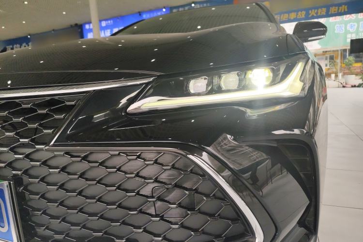 Used Toyota Avalon 2023 2.5L Luxury Edition Left Front Headlight
