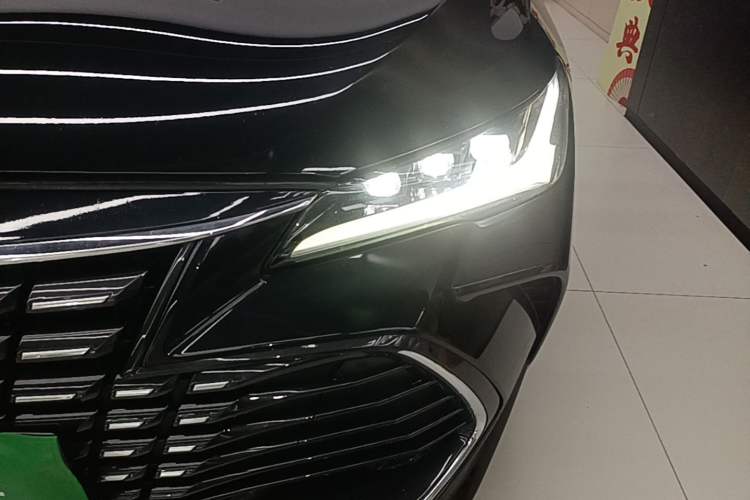 Used Toyota Avalon 2023 2.0L XLE Deluxe Edition Left Front Headlight