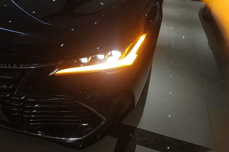 Used Toyota Avalon 2023 2.0L Luxury Edition Left Front Headlight