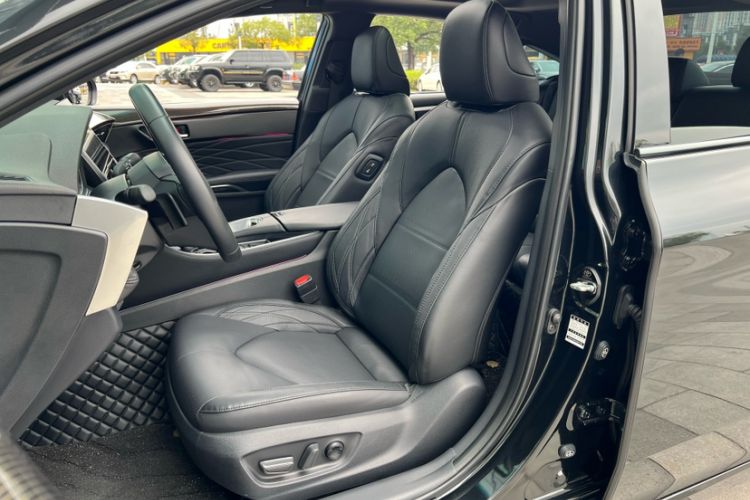 Used Toyota Avalon 2023 2.5L Touring Premium Edition Left Front Seat