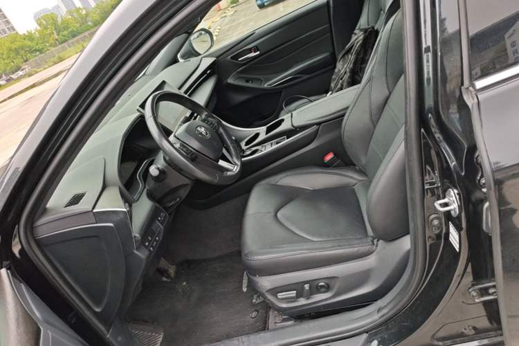 Used Toyota Avalon 2023 2.0L XLE Deluxe Edition Left Front Seat