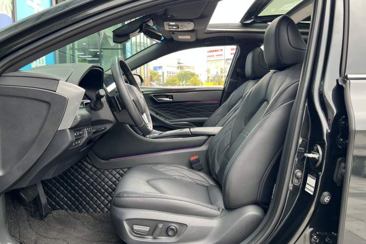 Used Toyota Avalon 2023 2.5L Touring Premium Edition Left Front Seat