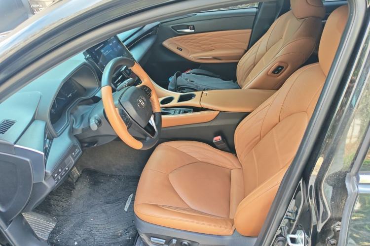 Used Toyota Avalon 2023 Dual-Motor 2.5L XLE Prestige Edition Left Front Seat