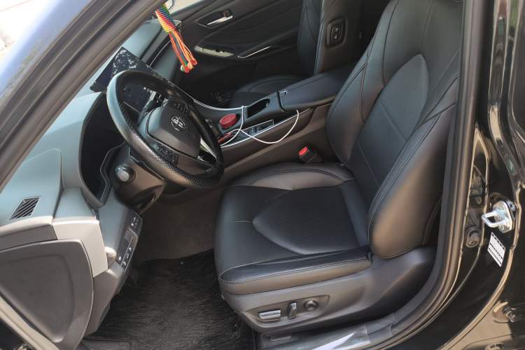 Used Toyota Avalon 2023 2.5L Luxury Edition Left Front Seat