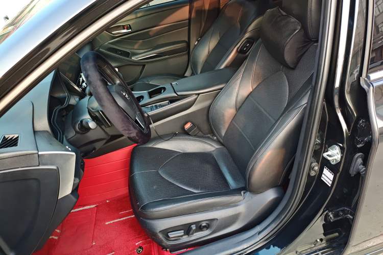 Used Toyota Avalon 2023 2.5L Luxury Edition Left Front Seat